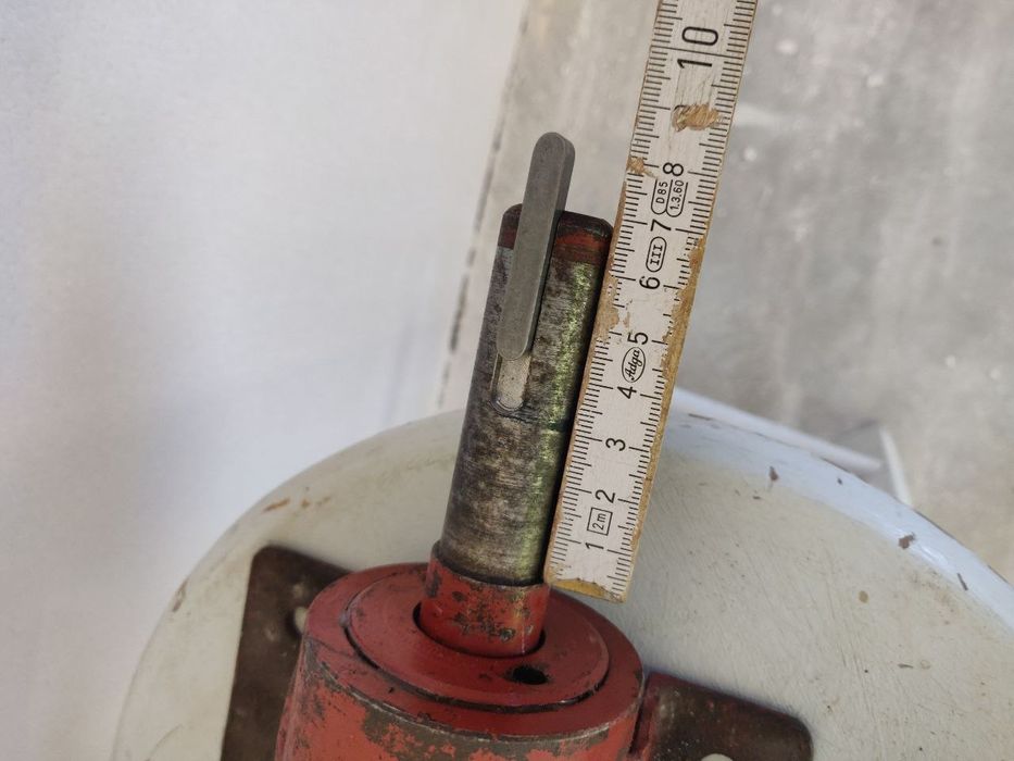 Wałek w rurze grubościennej do piły krajzegi itp