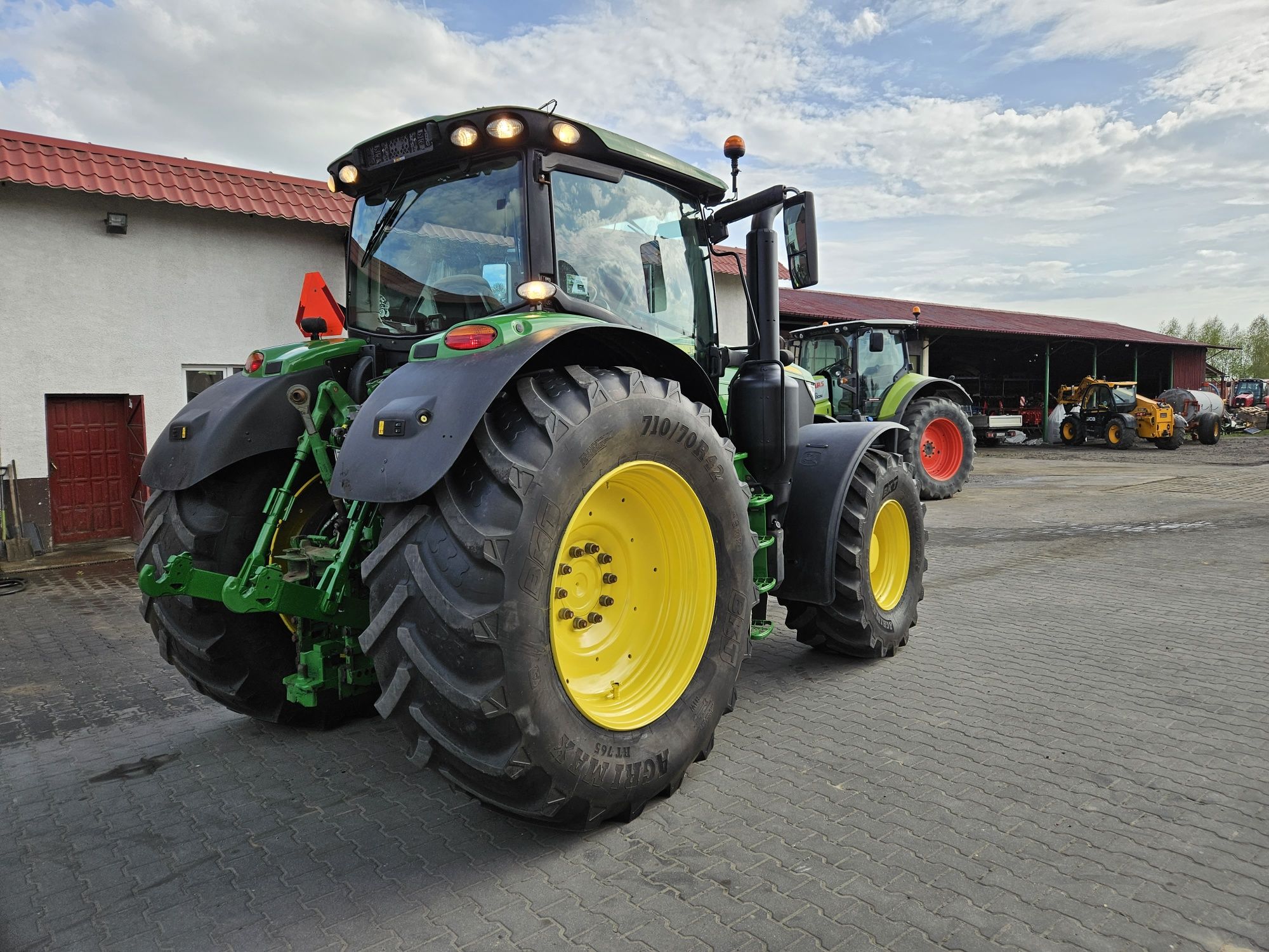 John deere 6215r pneumatyka 2015 rok tuz wom