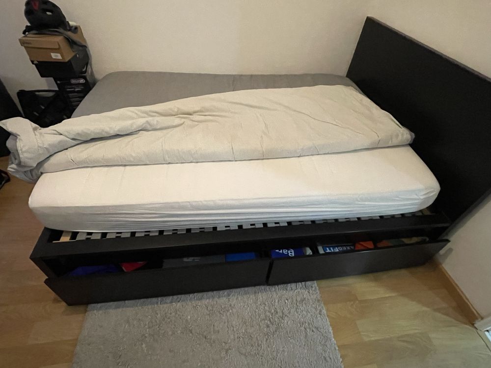 Cama casal com Colchao e Edredão Incluido