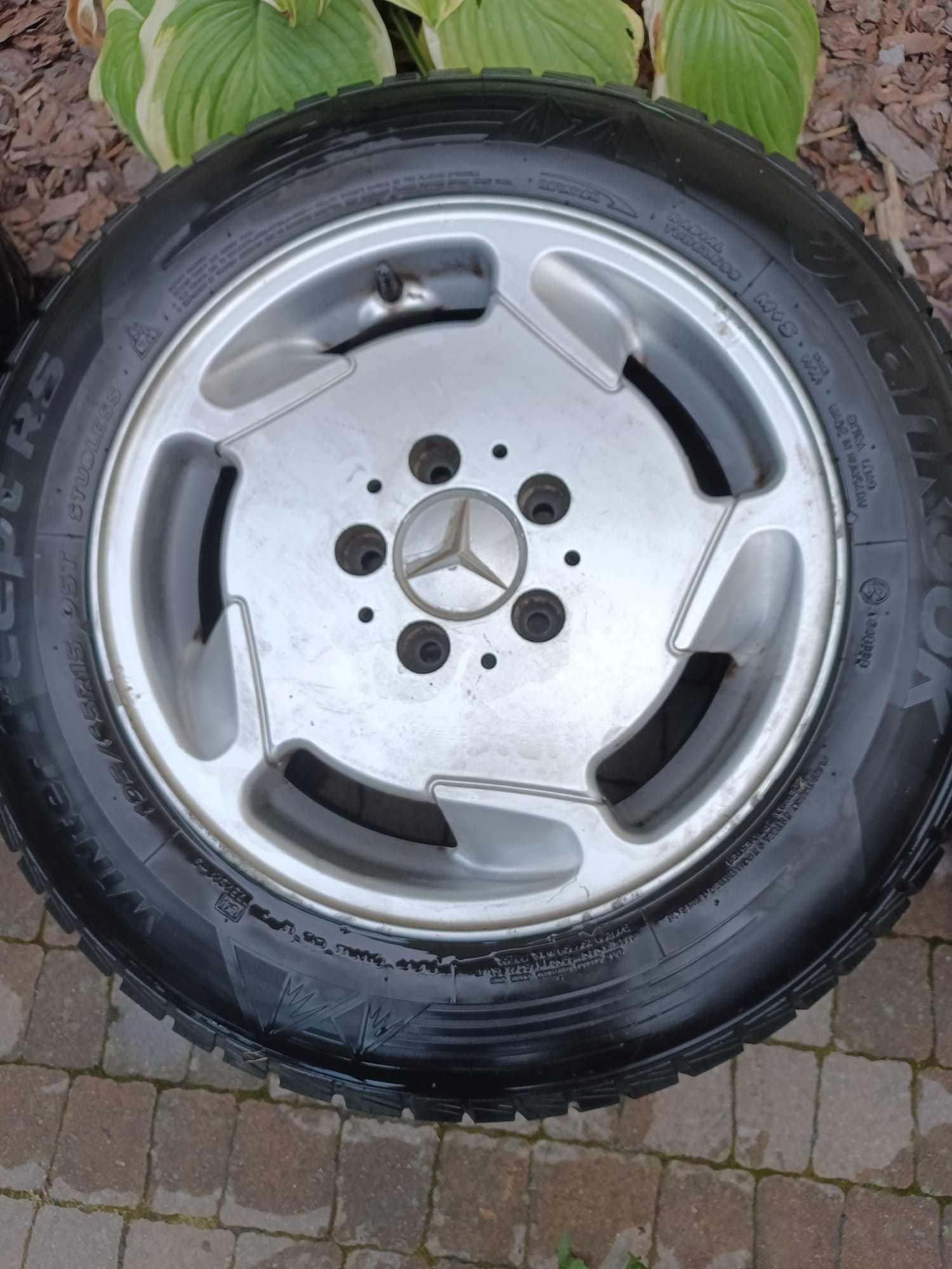 Oryginalne felgi +opony Hankook zimowe do Mercedesa "15"