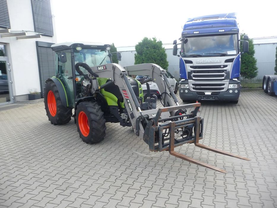 Claas Nexos 240F