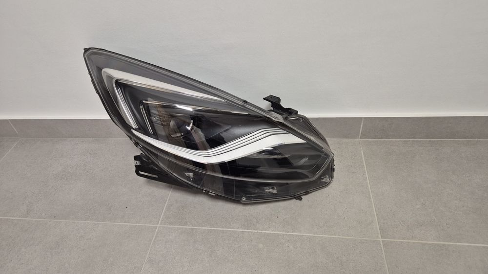 Lampa przednia Prawa OPEL ZAFIRA C lift Full led