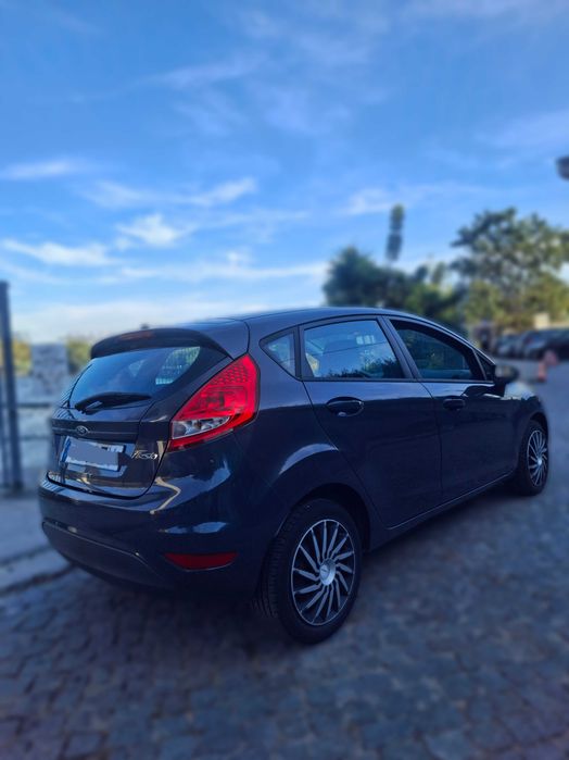 Vendo Ford Fiesta 1.4 tdci Trend 2010