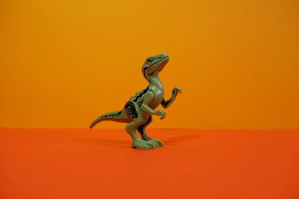 Игрушка динозавр