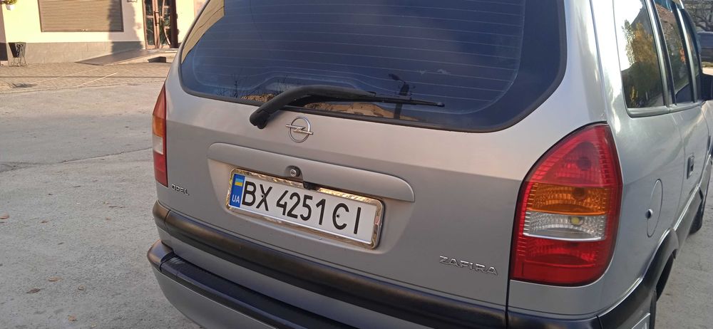 Мінівен Opel Zafira 2.00 л дизель 7 місць,
