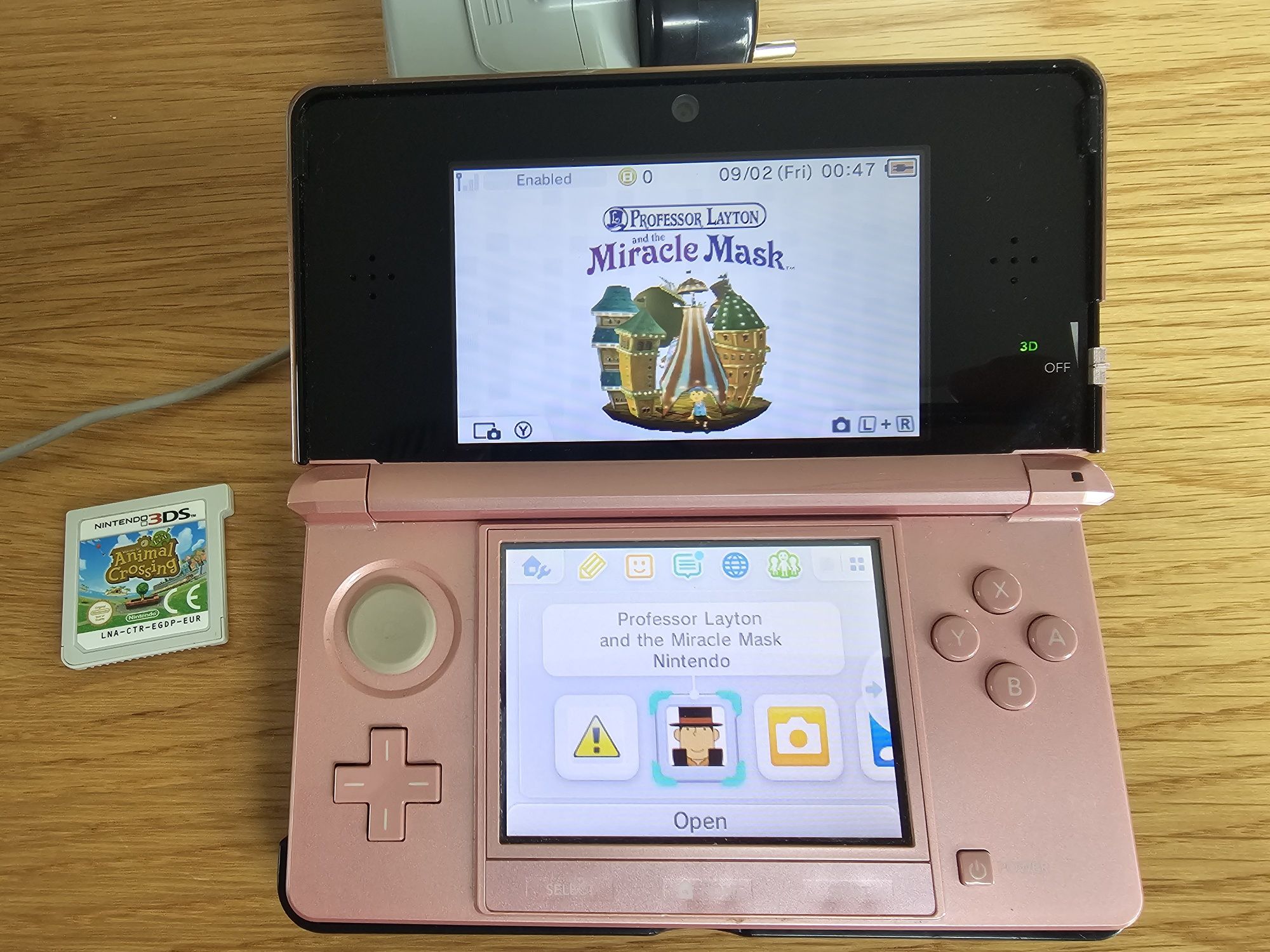 Nintendo 3ds z grami Anima crossing, professor Layton i Mahjong