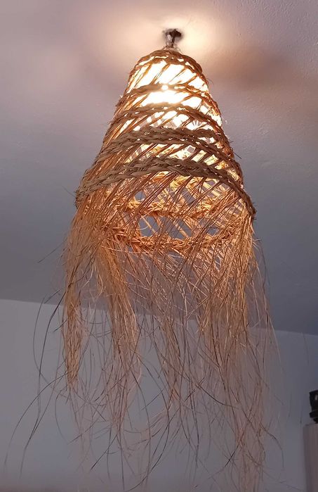 Abajur de palha natural