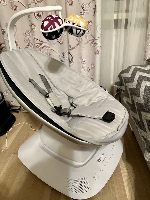 Заколисуючий центр 4Moms MamaRoo 5.0 Gray Classic