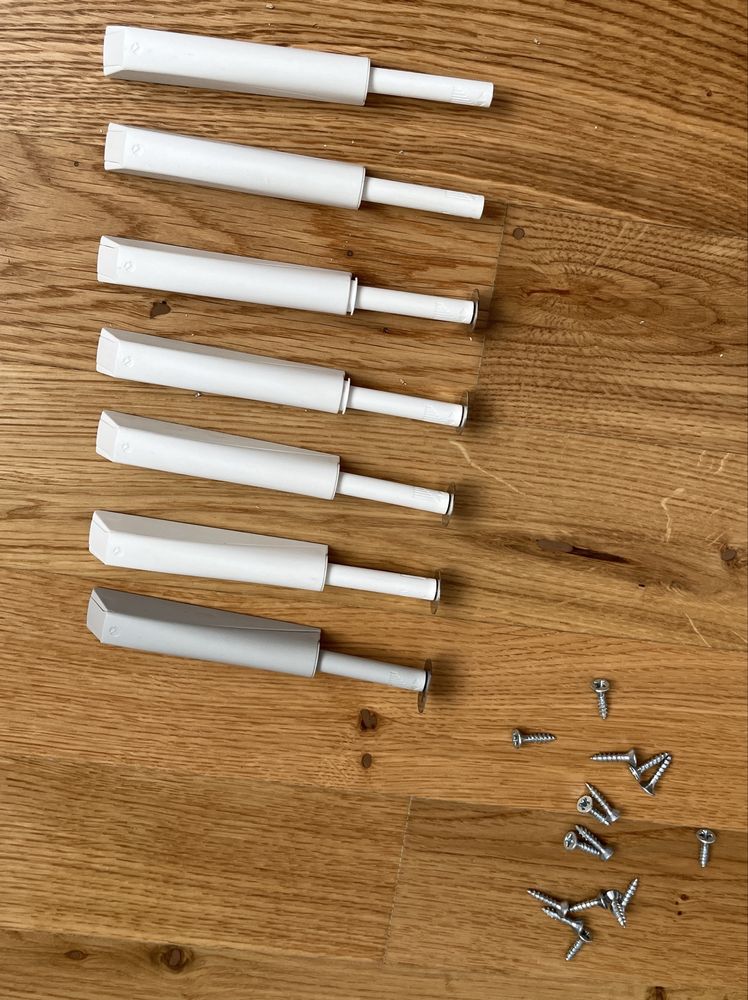 7 szt. Tipon tip-on pdbojnik meblowy