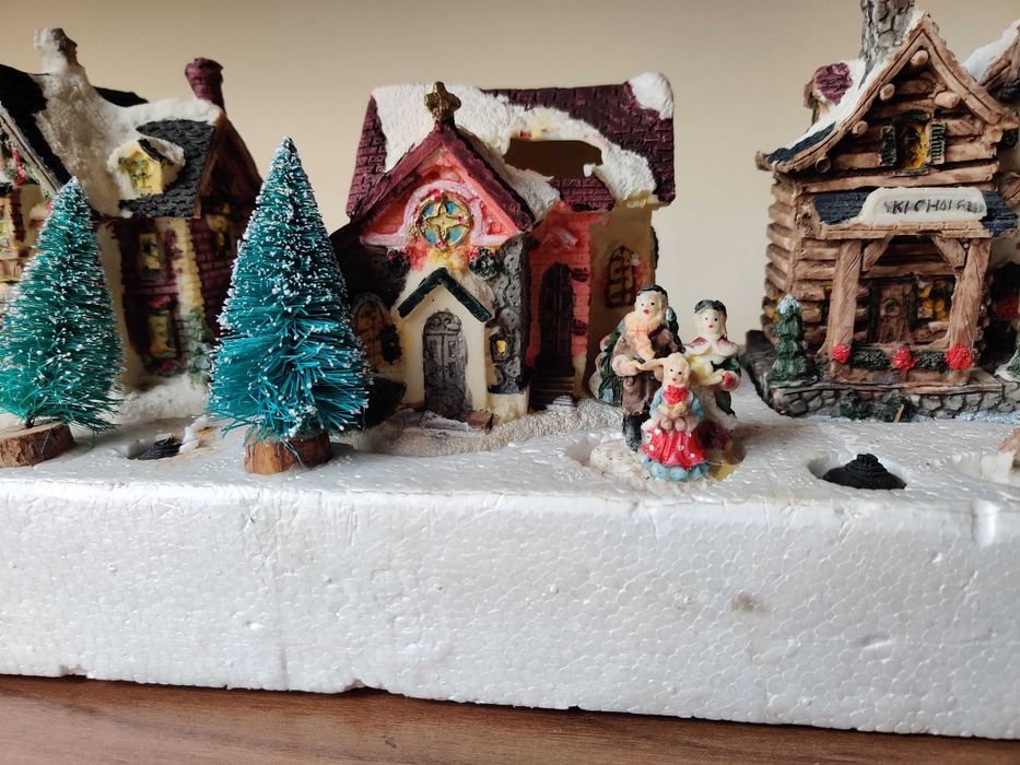 figurki domów ozdoby świateczne Boże Narodzenie