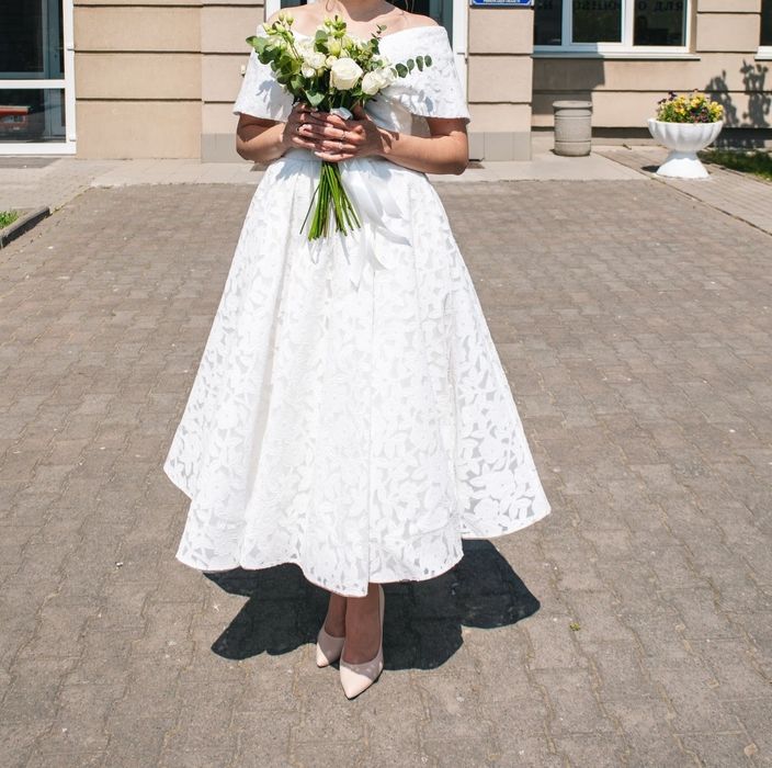 Весільна сукня або вечірня