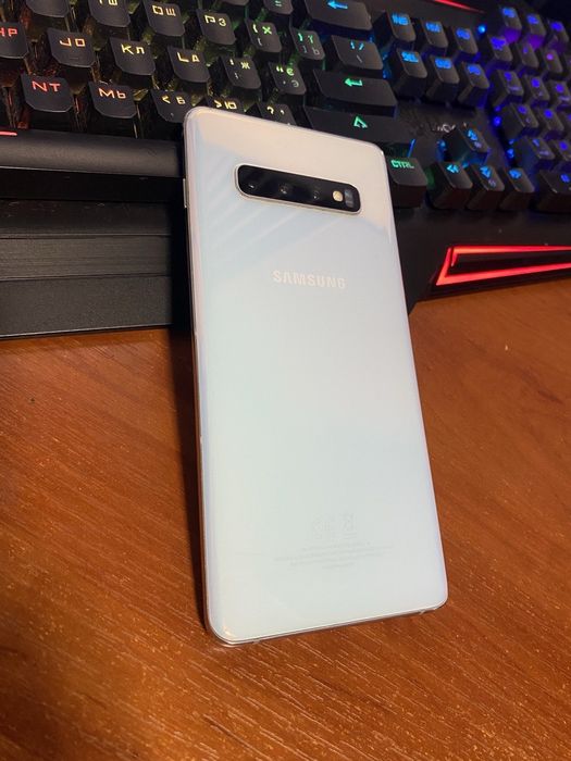 Samsung galaxy s10 + 8/128 SM - G975f/DS