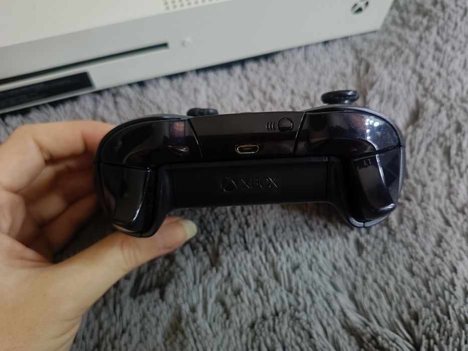 Xbox One S 500GB plus gry Call of Duty