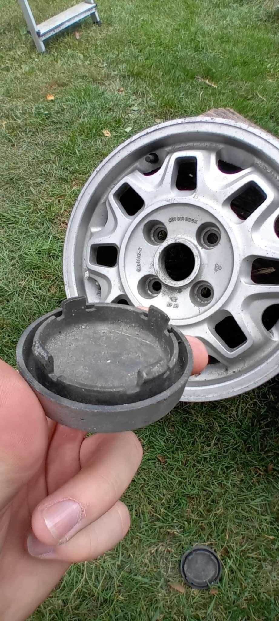 Felgi audi 80 b3 dwie sztuki 4x100 rozmiar 14