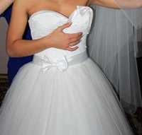 Весільна сукня,кольору айворі