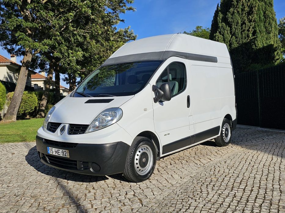 Vendo Renault trafic com apenas 36 mil km reais está como nova
