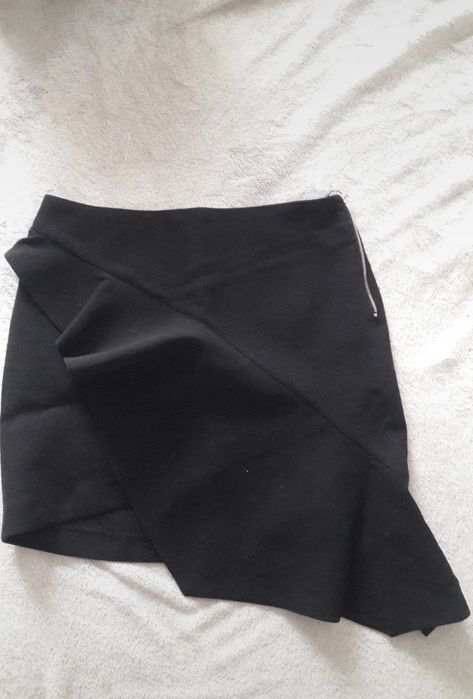 Spódnica zara czarna z falbanką rozm S