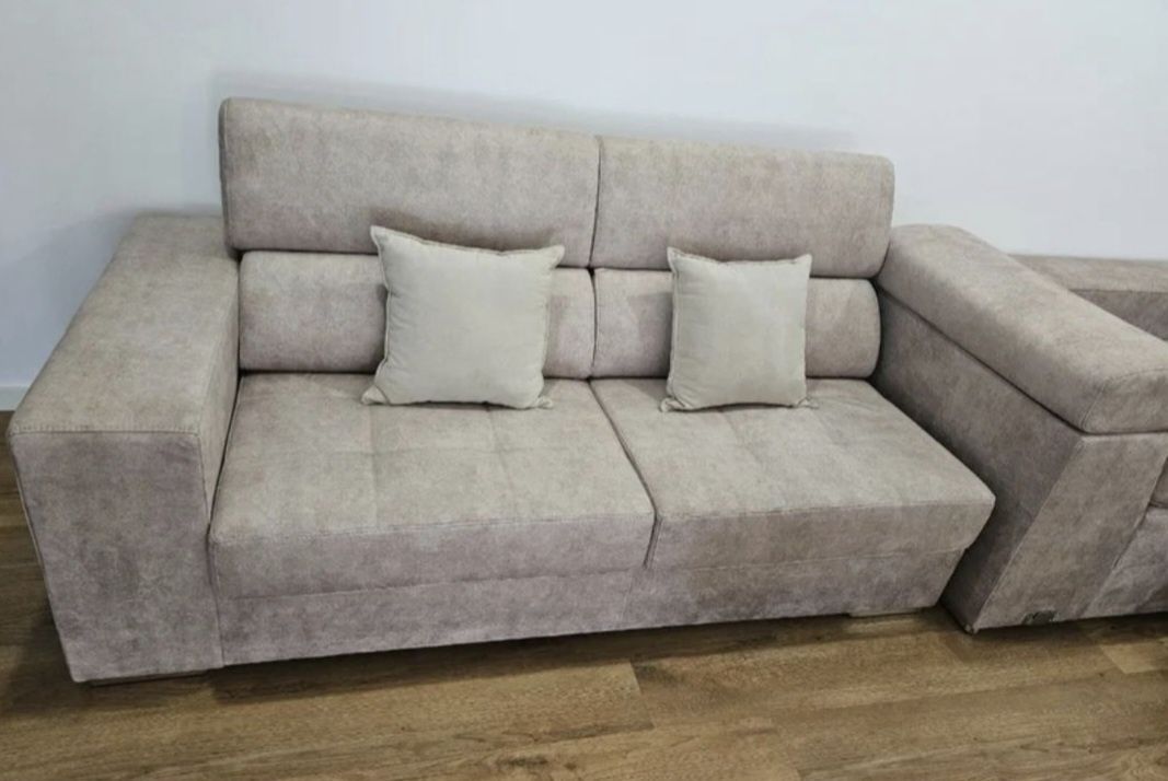 Sofa com chaise long lado esquerdo