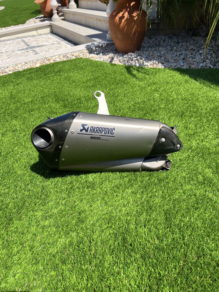 Ponteiras de escape akrapovic panigale v2