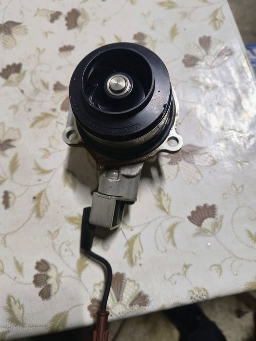 Помпа охолодження Пассат б8 2.0TDI