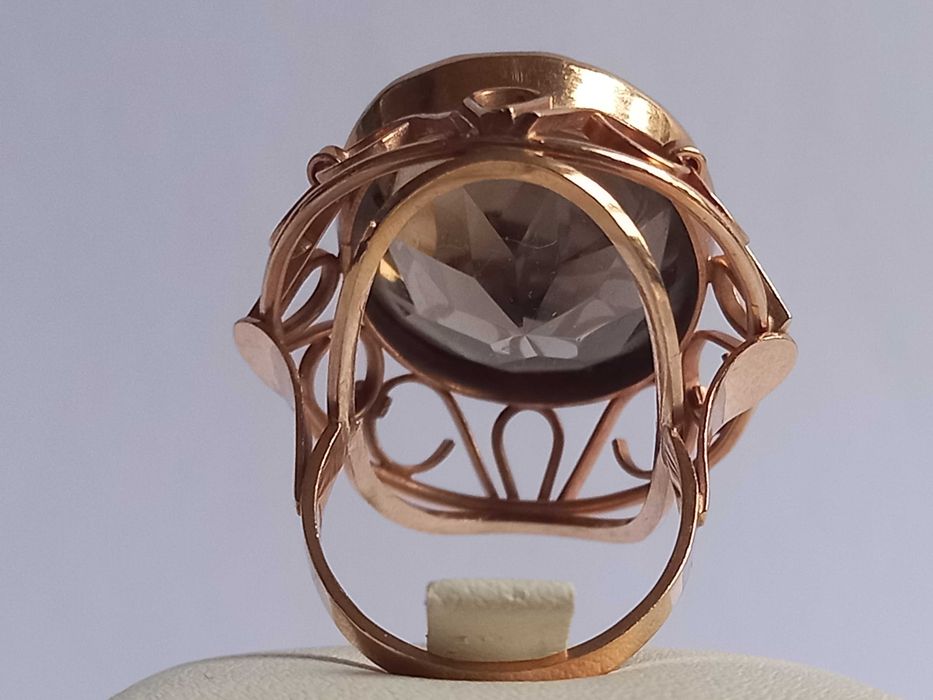 Pierścionek z topazem, złoto 14K, rozmiar 15, 11,8gram, lata 60,70-te