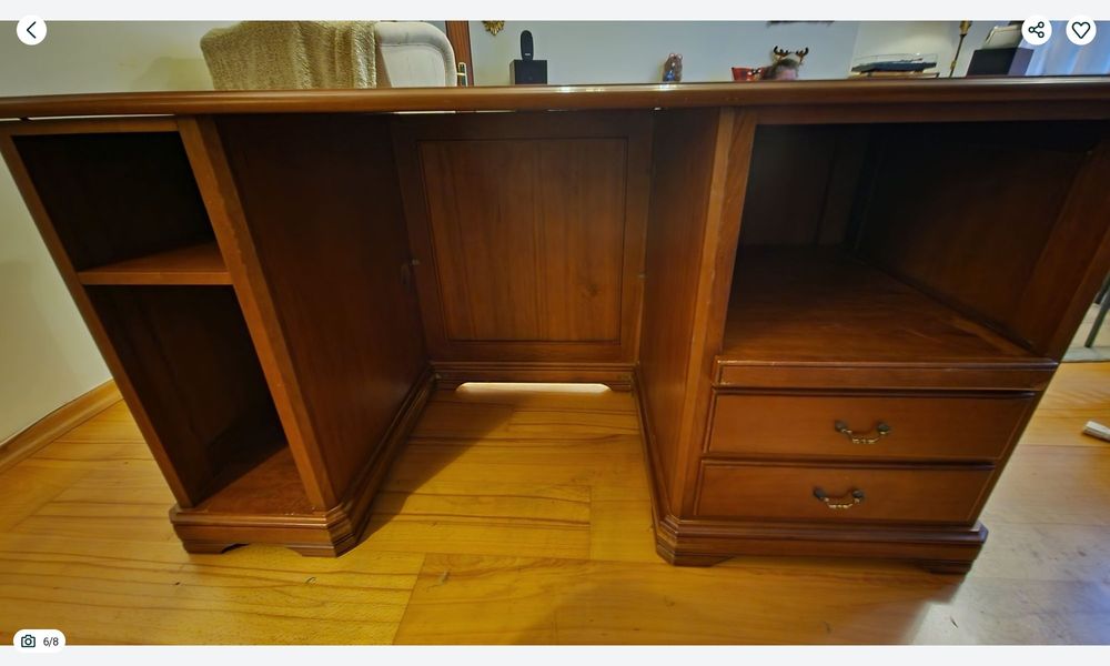 Secretária em madeira acabamento Cerejeira