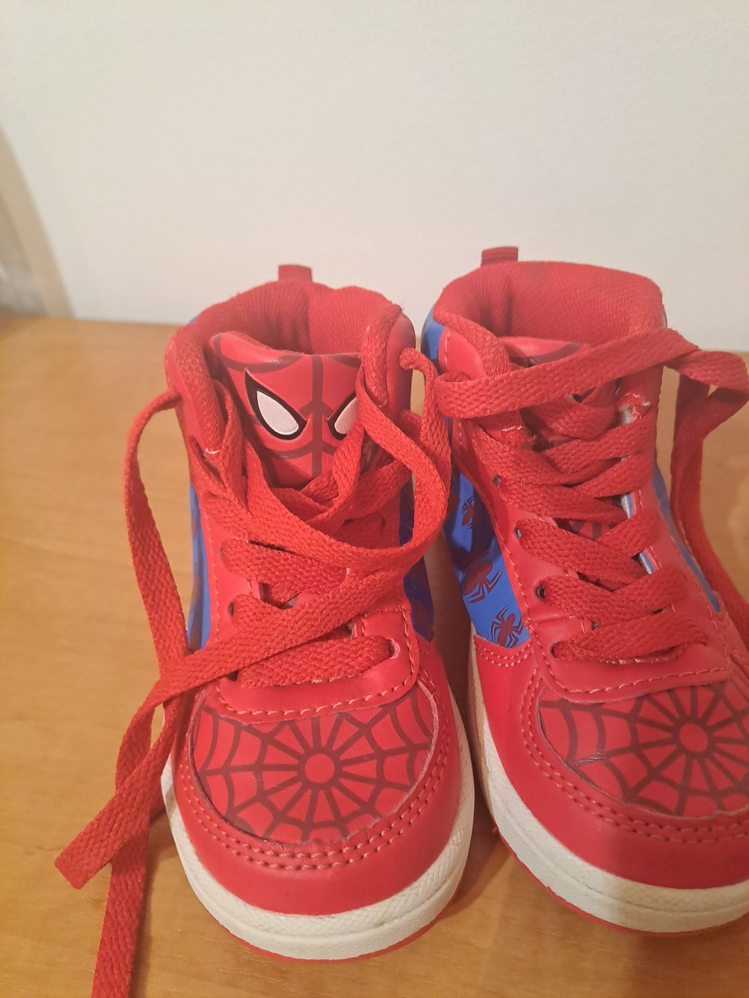 Buty Spider-Man rozmiar 22