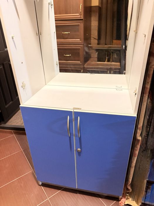 Вітрина, Стелажі, шафа, офісні меблі