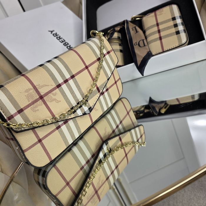 Komplet zestaw  BURBERRY torebka  beżowa portfel zawieszka