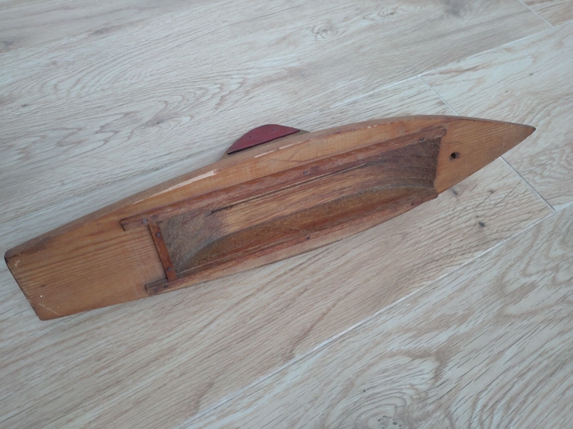 ozdobna łódka drewniana model