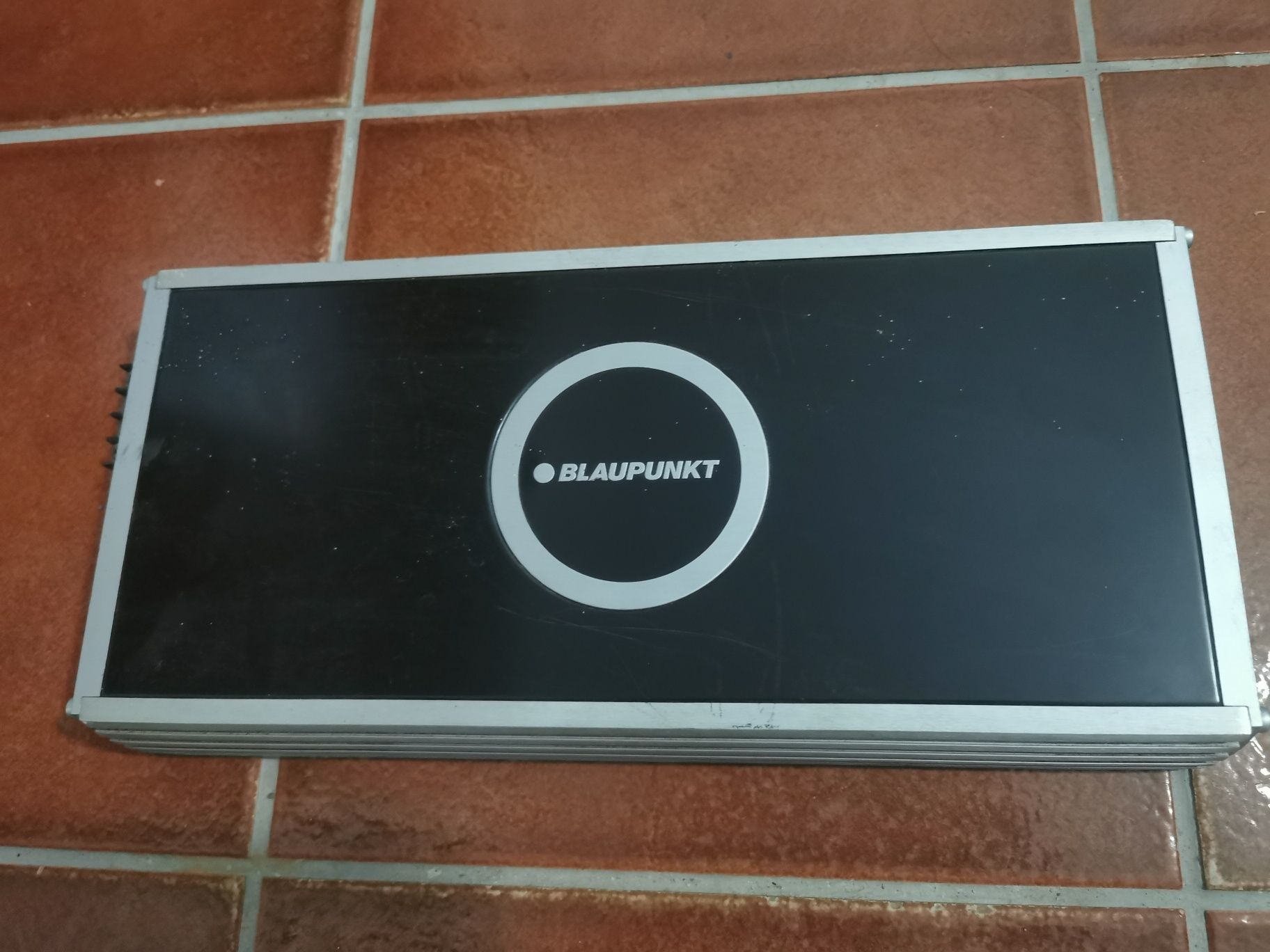 Amplificador Blaupunkt GTA 470 SF