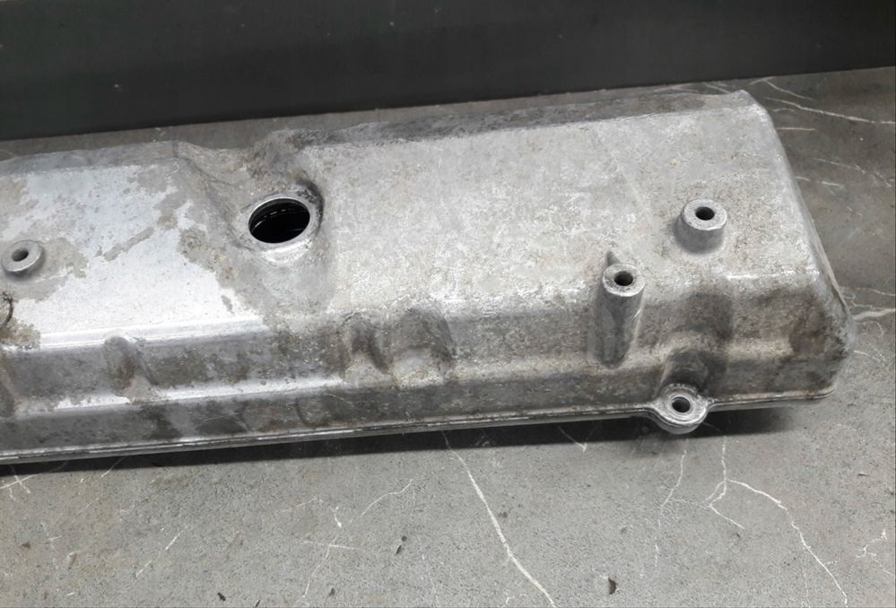 Крышка клапанная ГБЦ 2.0 2.3 OM 601 Mercedes Sprinter Vito A6010161505