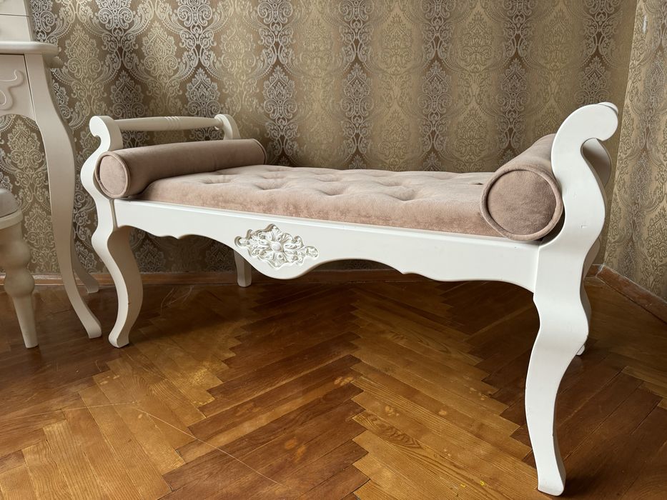 Туалетний столік з дзеркалом + пуф + банкетка