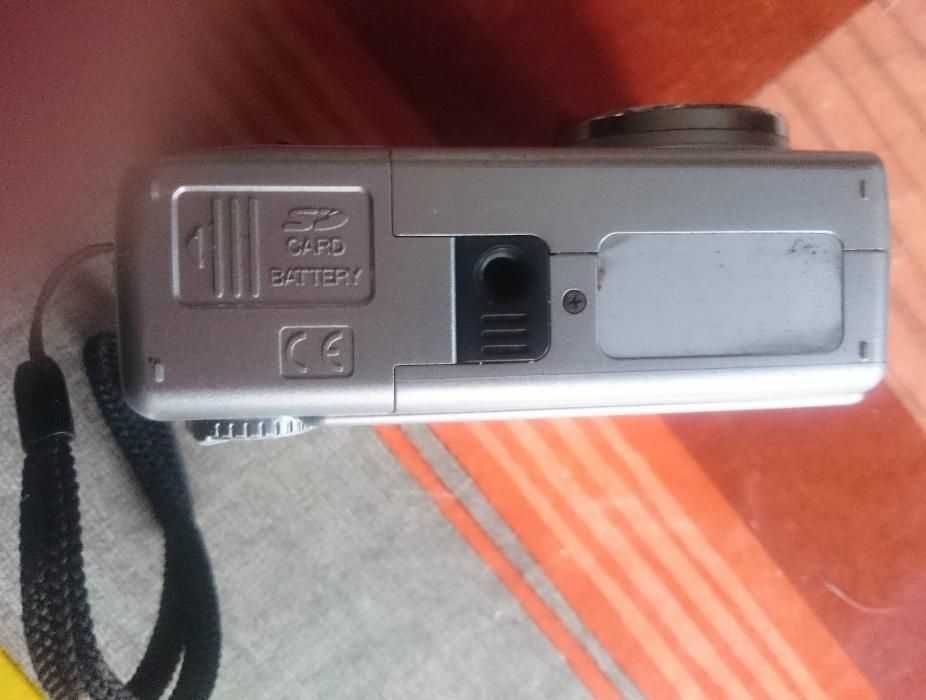 Konica Minolta DiMAGE E223 
a funcionar