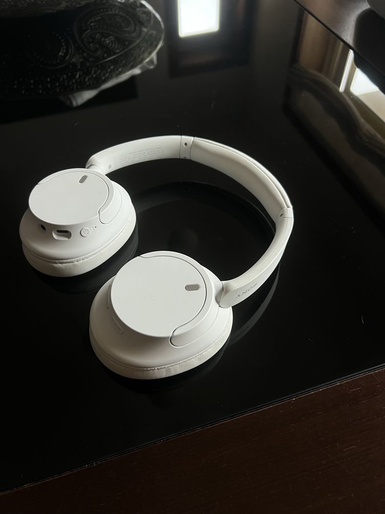 Headphones Sony WH-CH720N Brancos