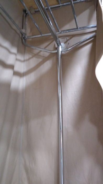 Charriott para roupa