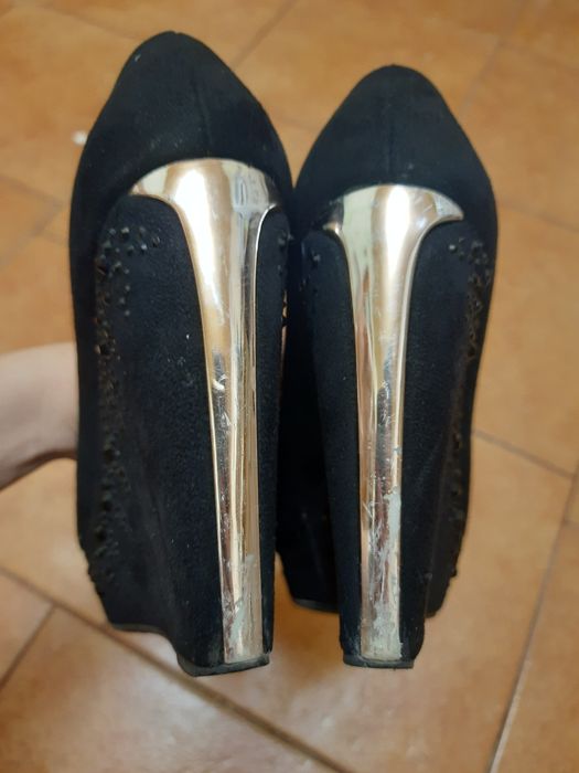 Чёрные туфли на платформе