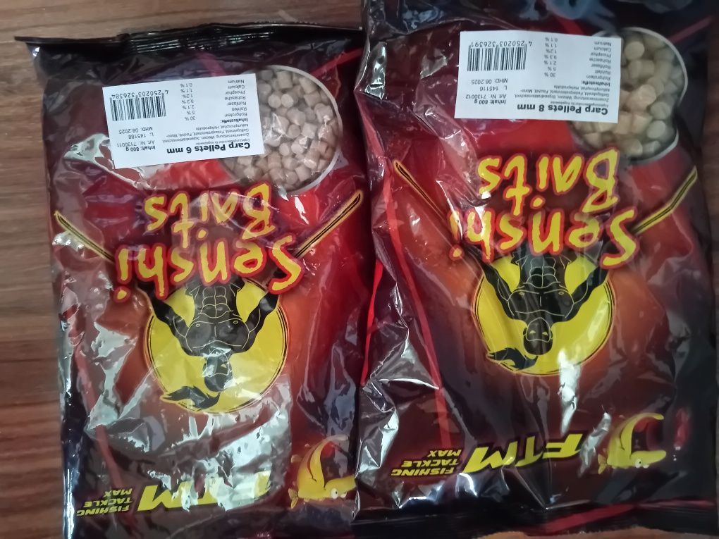 Dwie paczki pelletu karpiowego ftm