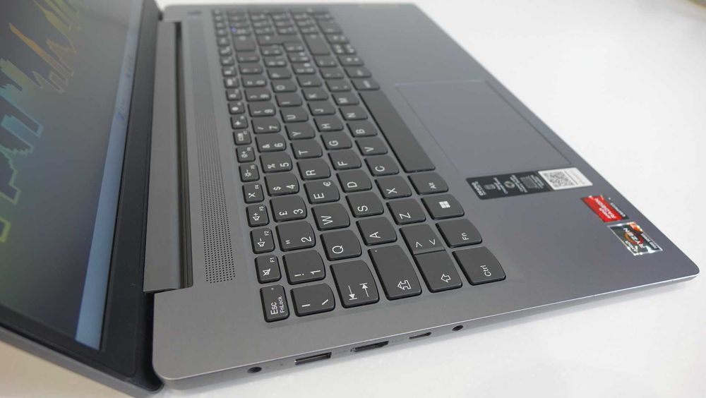 Идеал Lenovo IdeaPad Slim 3 15.6 IPS FHD Ryzen 7 7730 16GB 1TB АКБ 96%