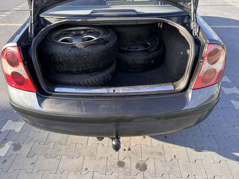 Volkswagen Passat B5 1.9 TDI FL 130 KM sedan HAK