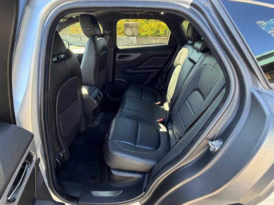 Jaguar F-PACE S      2019