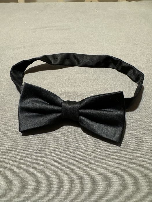 Czarna satynowa muszka dla Pana Młodego