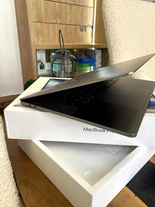 Apple MacBook Pro 16" i7/16/512GB Space Gray (MVVJ2) 2019