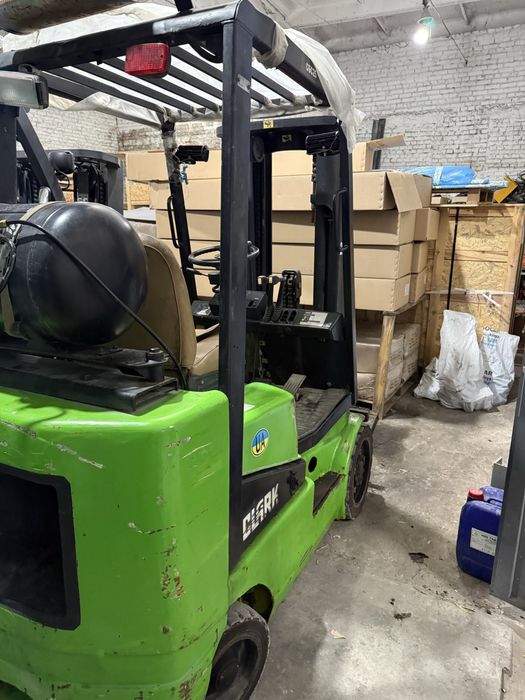 Автонавантажувач Klark 2,5