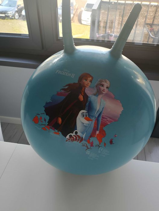 Piłka do skakania z uchwytami KRAINA LODU Elsa