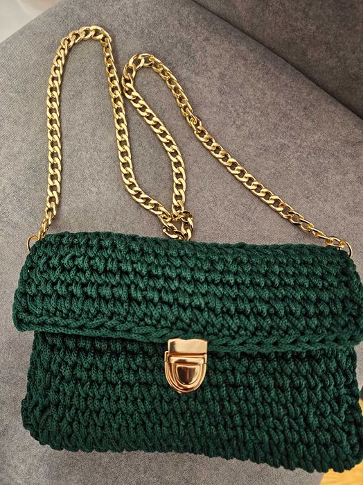 Torebka zrobiona na szydełku