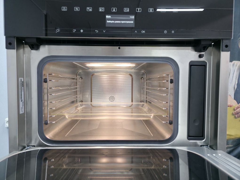 Копмлект MIELE духова шафа пароварка DGC 7440  мікрохвильовка DGM 7440