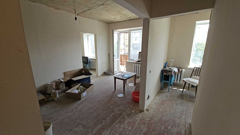 Київ район ДВРЗ вул. Алматинська 89 а. Є ВІДЕООГЛЯД.