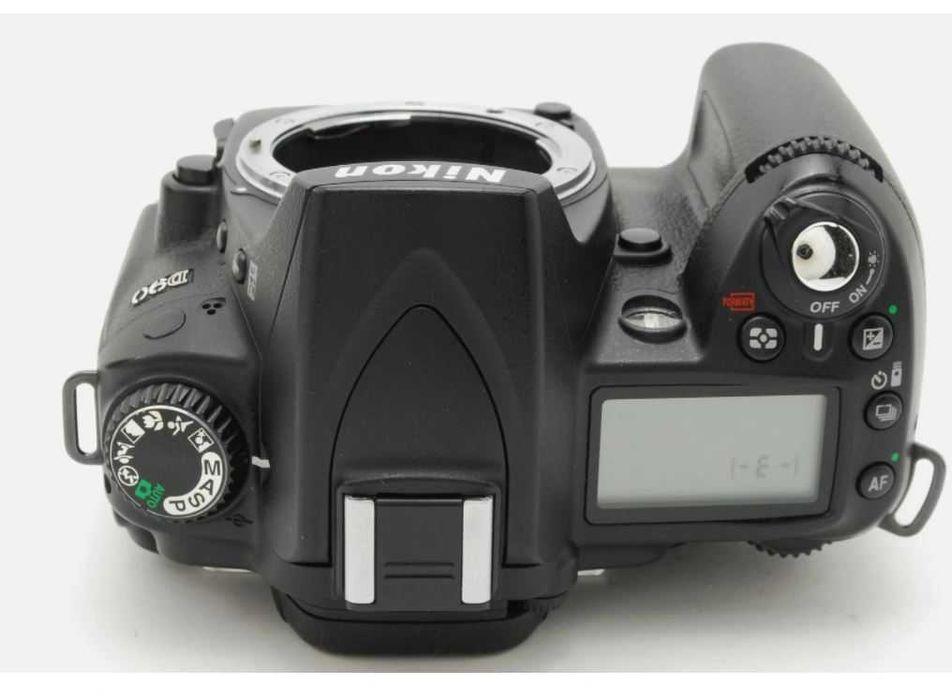 Nikon D90 12,3MP DSLR  c/ apenas 8700 clicks em estado de Nova  -Porto