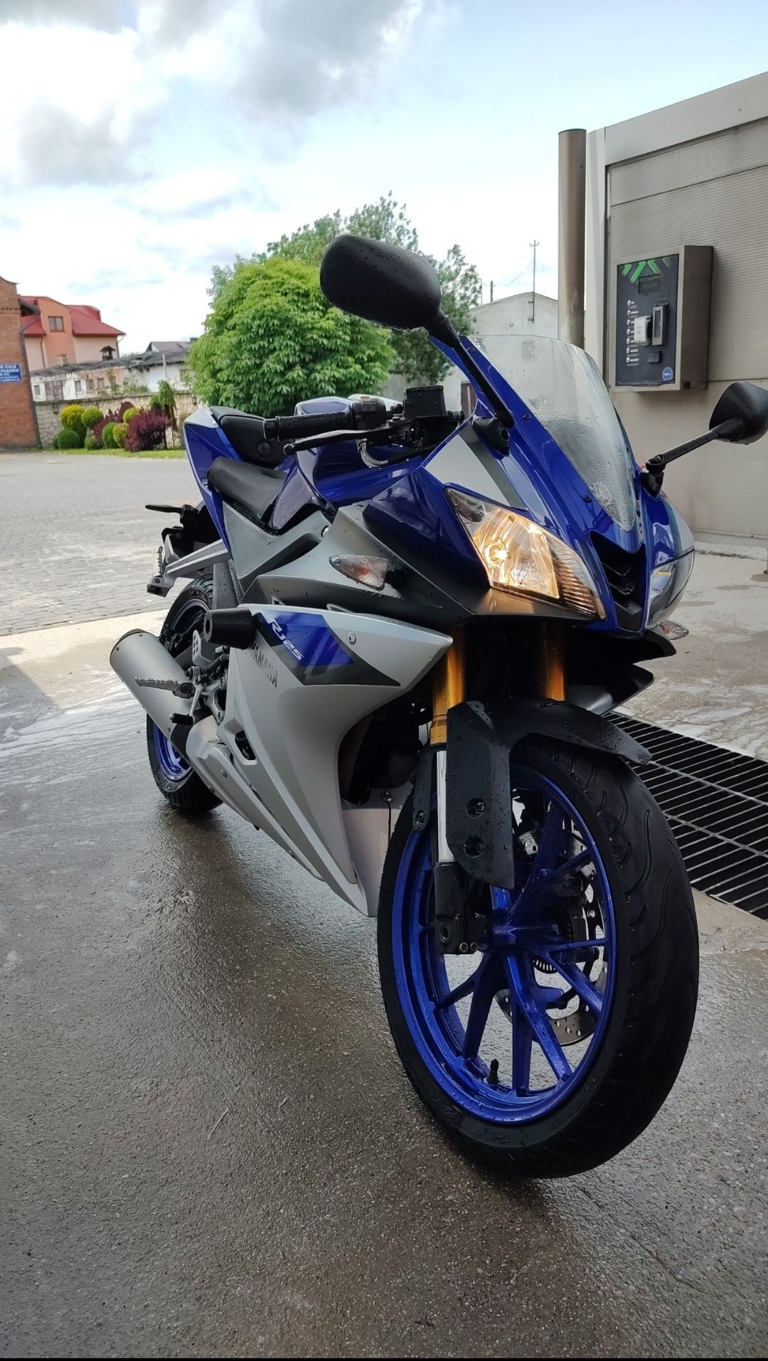 Sprzedam Yamaha YZF R125